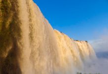 O lado brasileiro das Cataratas do Iguaçu. Parque Nacional do Iguaçu. Cataratas do Iguaçu - PR